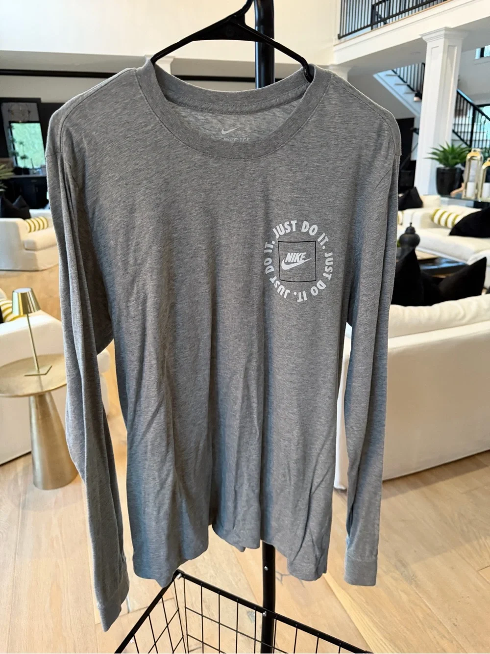 Nike Men's Long Sleeve Graphic Tee - Gray